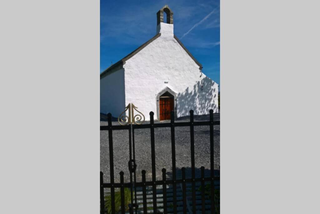 The Burren Art Gallery Built In 1798 Villa Tubber Exterior photo